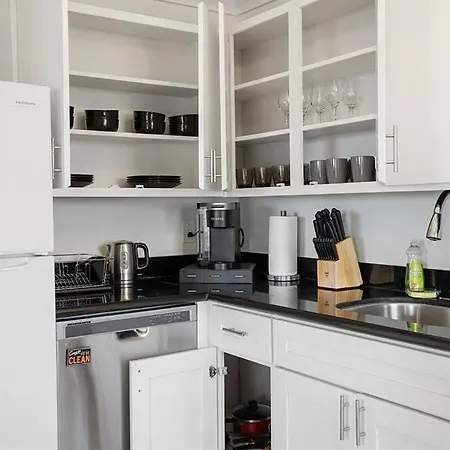 Charming 2Beds With Mountain & Ocean Views Apartment